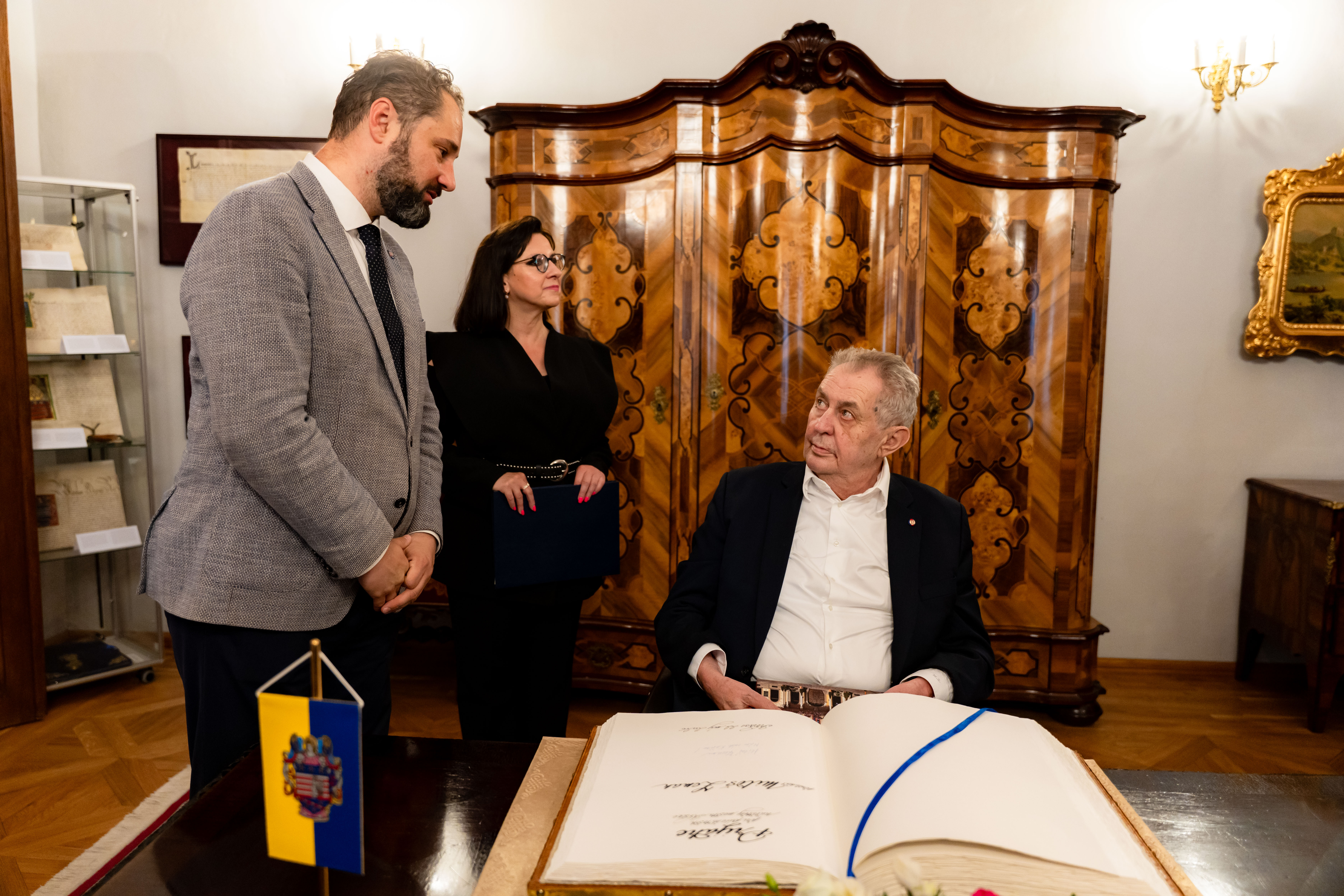Prezident ZEMAN V Kosiciach so Schusterom -1-86